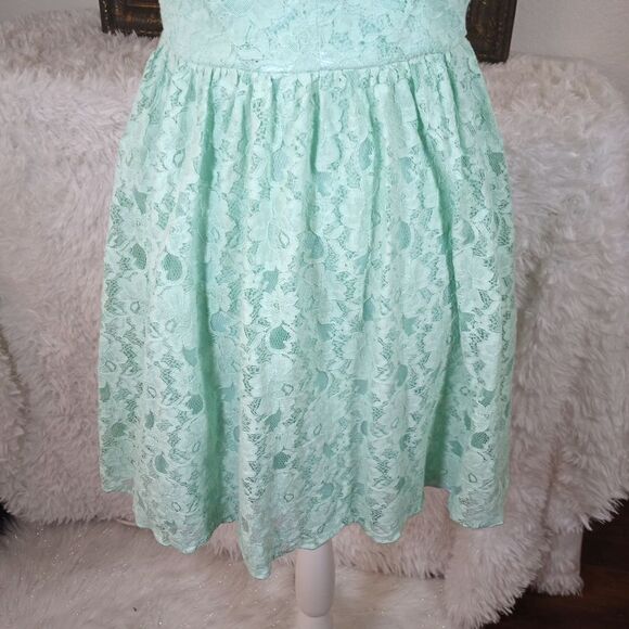 SPEECHLESS MINT STRAPLESS LACE DRESS SZ.7 EUC - Picture 4 of 9
